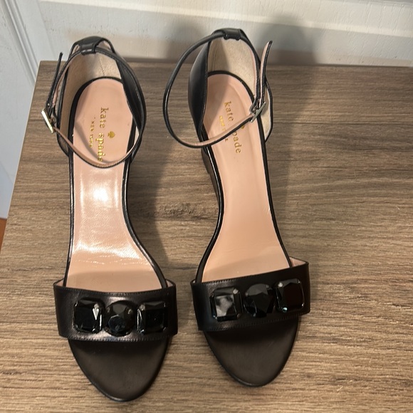 KATE SPADE NEW YORK BLACK STUDDED OPEN TOE WEDGES IN SIZE 9.5 B - Picture 3 of 8